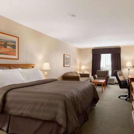 Days Inn By Wyndham Saskatoon Buitenkant foto
