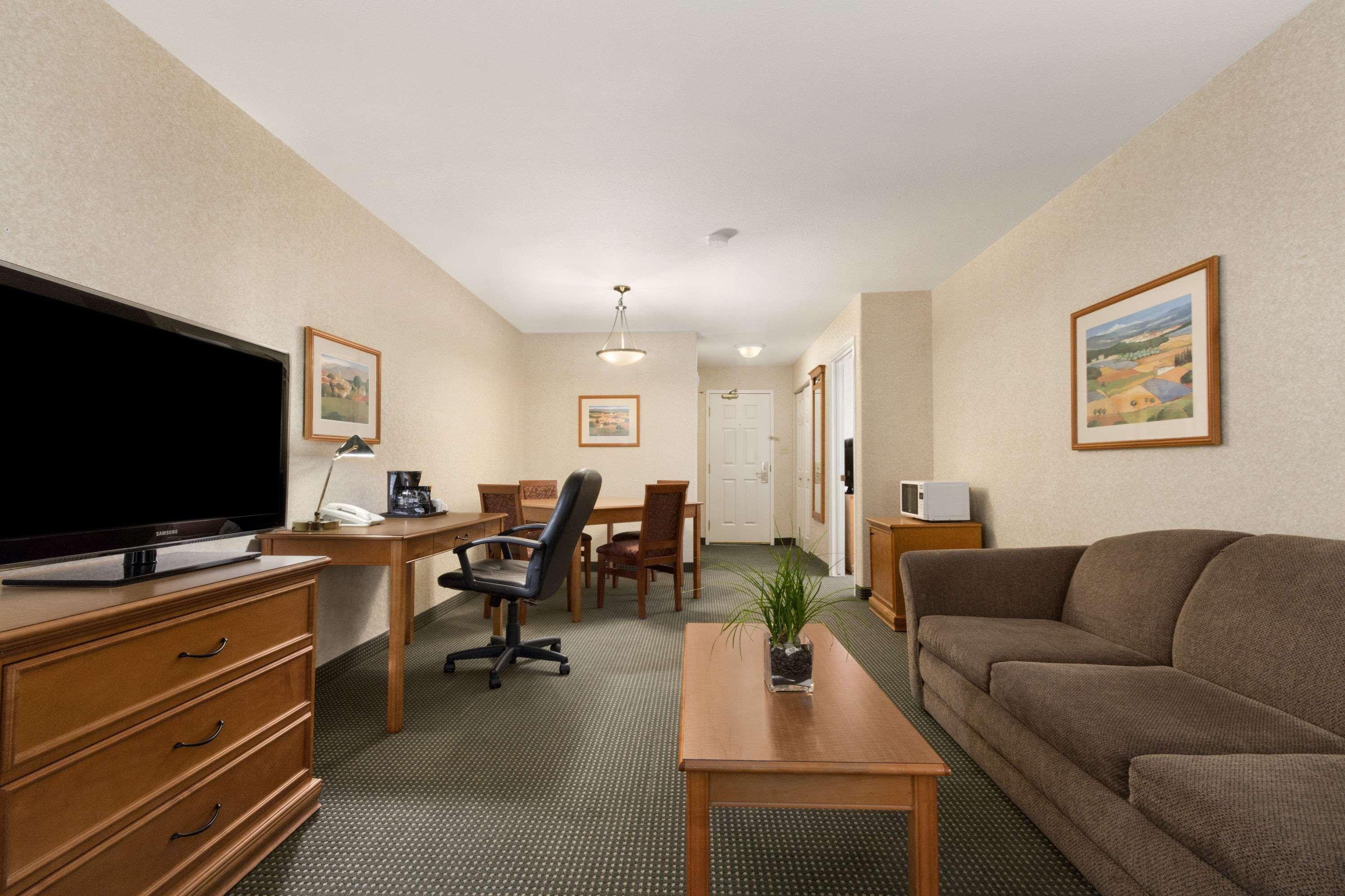 Days Inn By Wyndham Saskatoon Buitenkant foto