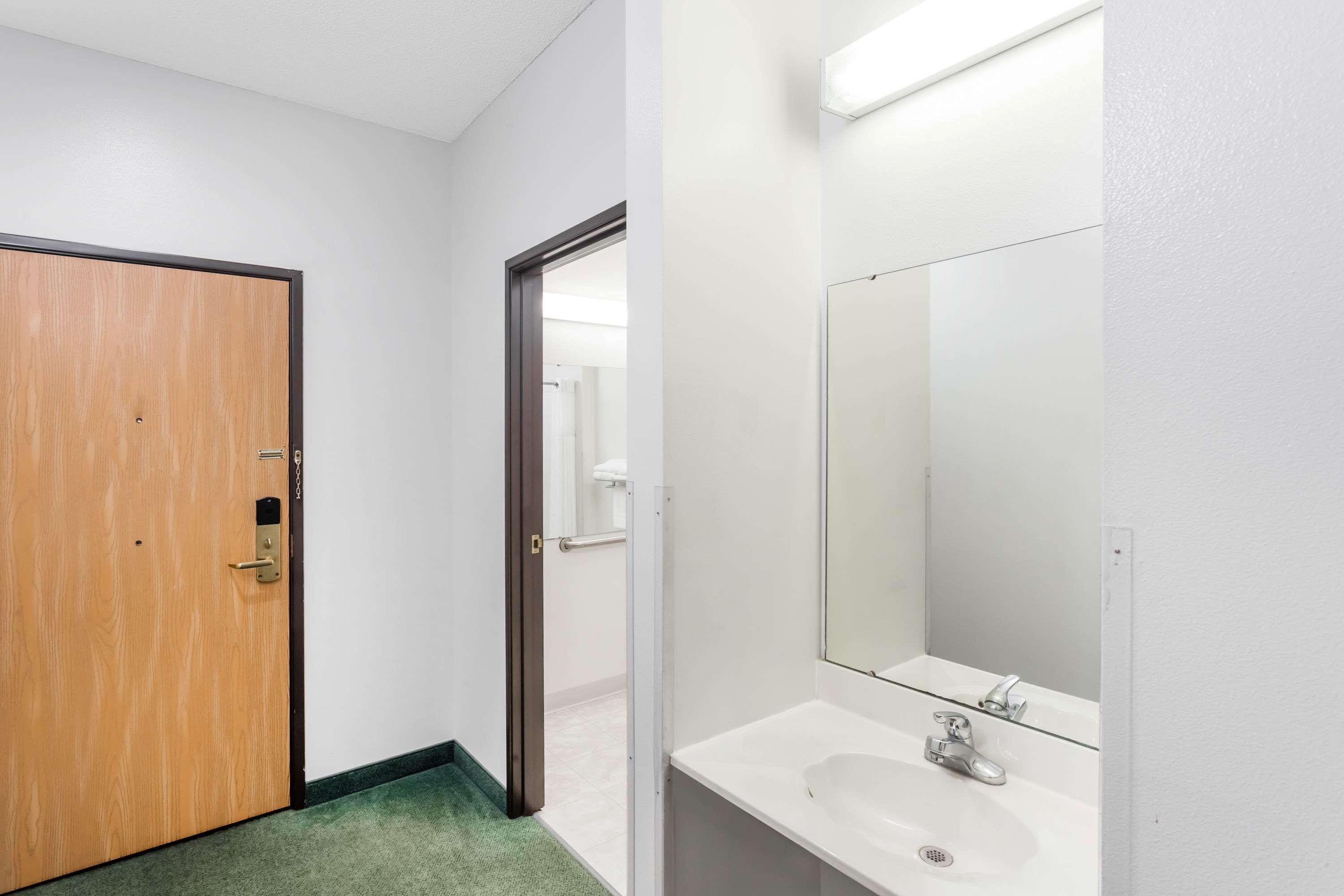 Days Inn By Wyndham Saskatoon Buitenkant foto