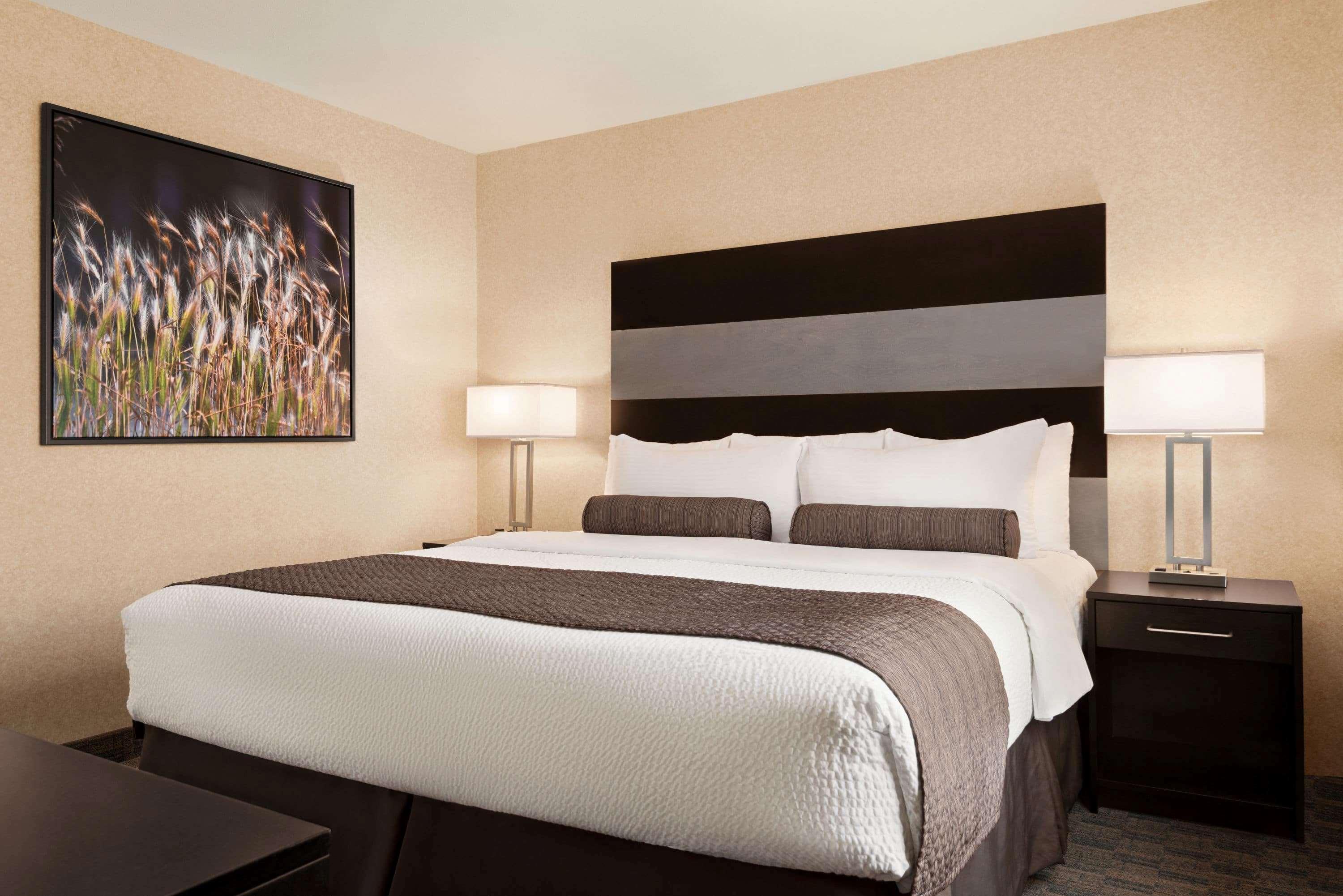 Days Inn By Wyndham Saskatoon Buitenkant foto