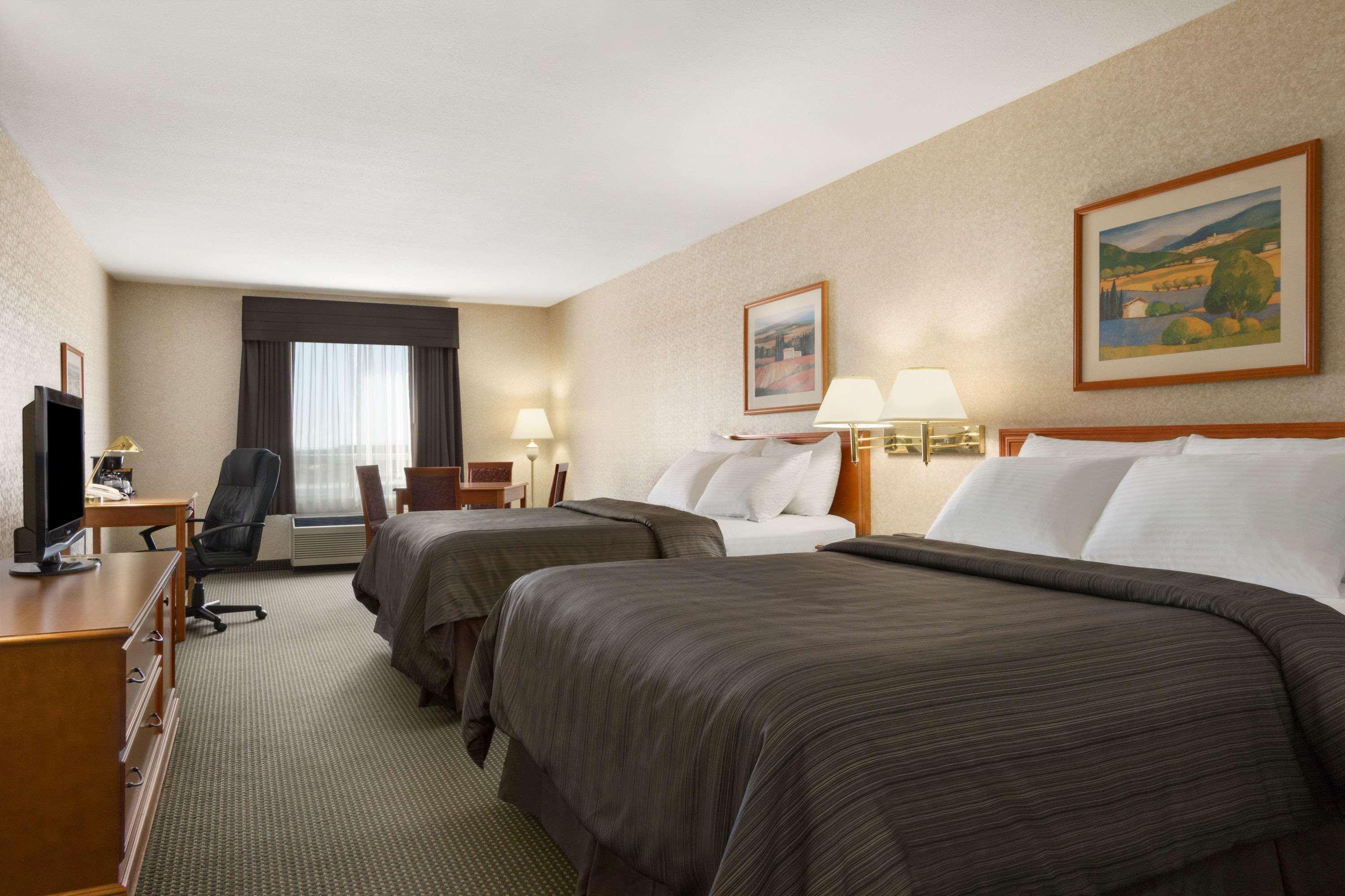 Days Inn By Wyndham Saskatoon Buitenkant foto