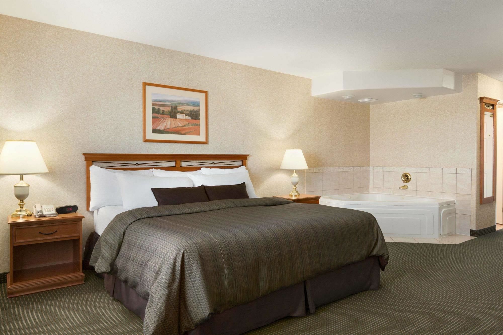 Days Inn By Wyndham Saskatoon Buitenkant foto