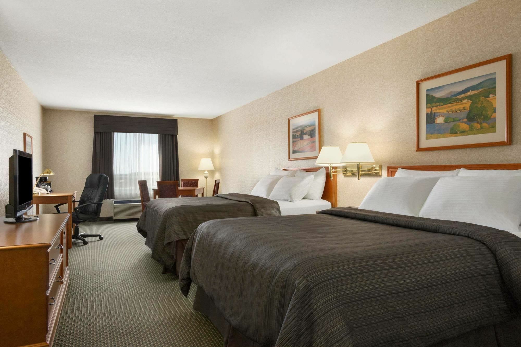 Days Inn By Wyndham Saskatoon Buitenkant foto